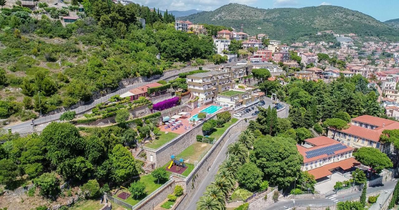 Residence Sant'Anna Pietra Ligure Luaran gambar