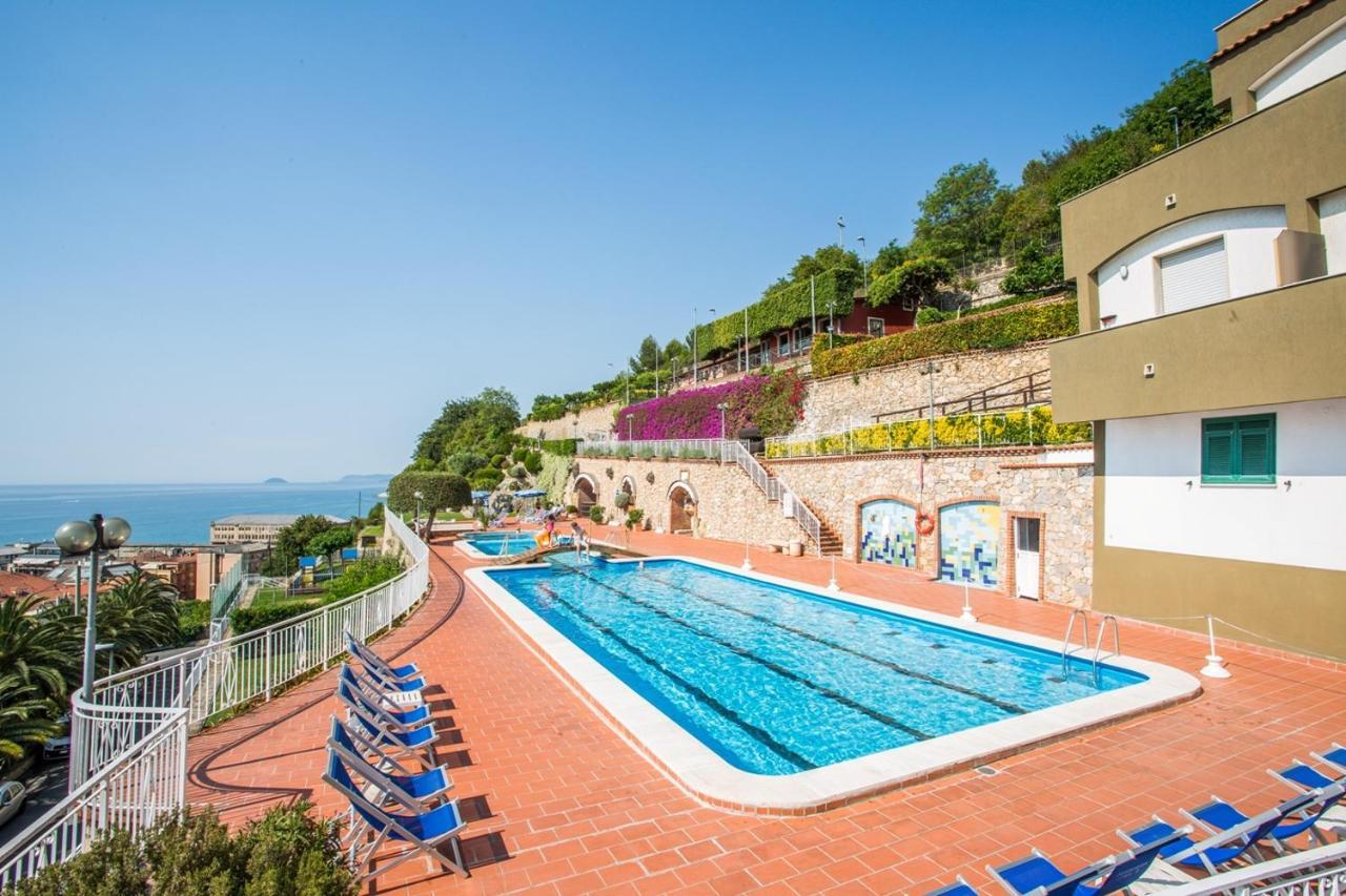 Residence Sant'Anna Pietra Ligure Luaran gambar