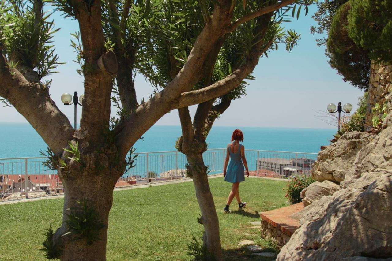 Residence Sant'Anna Pietra Ligure Luaran gambar